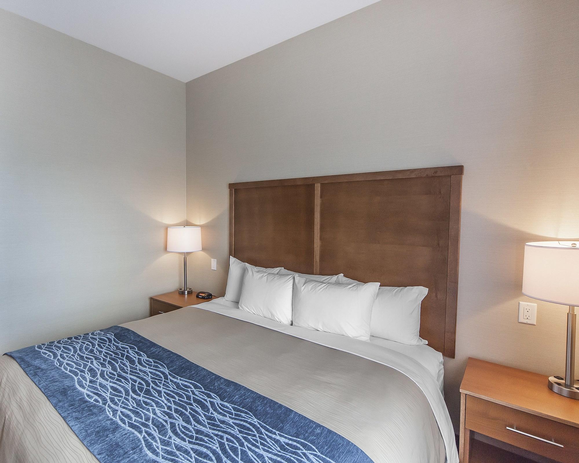 Comfort Inn & Suites Bonnyville Bagian luar foto