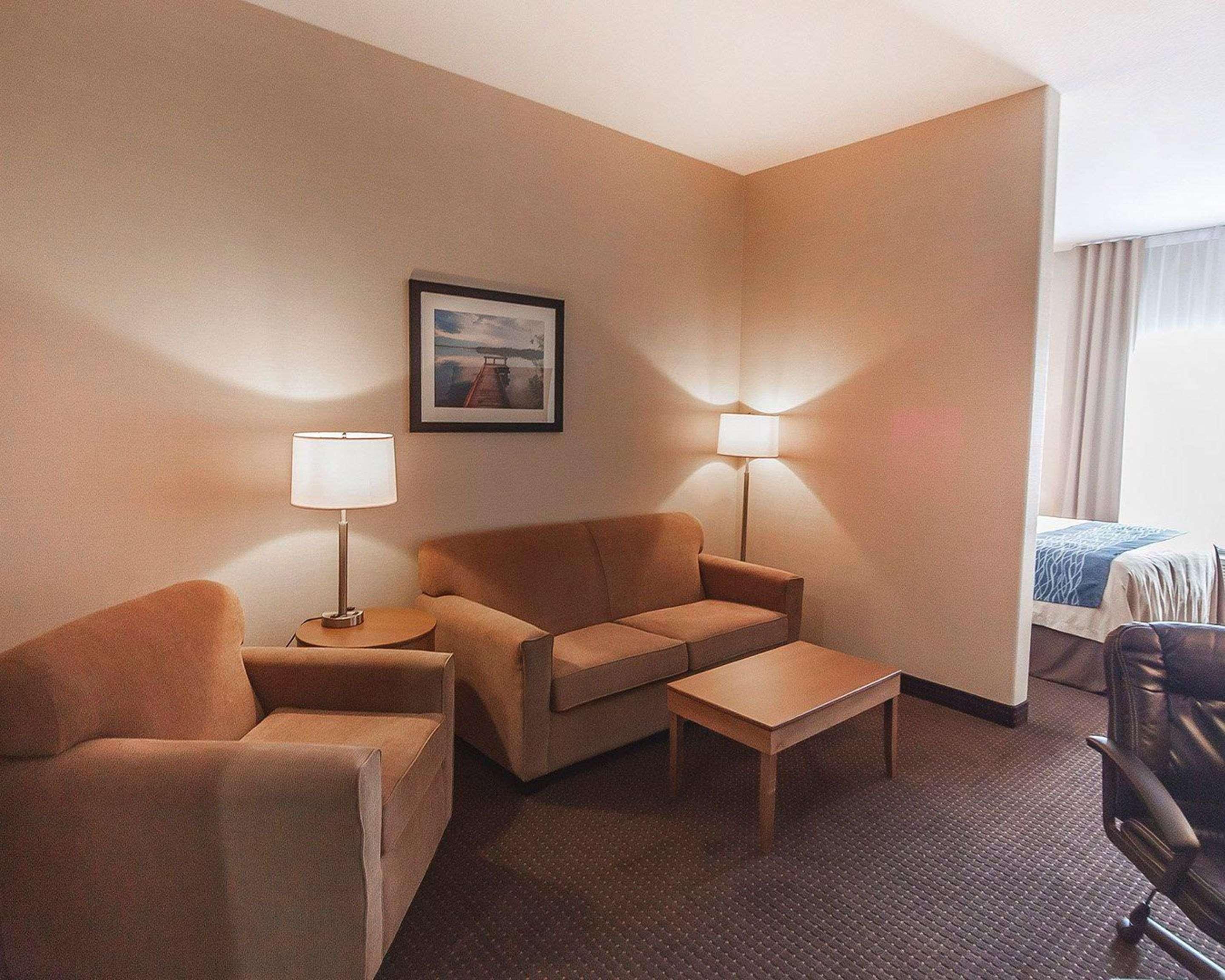 Comfort Inn & Suites Bonnyville Bagian luar foto