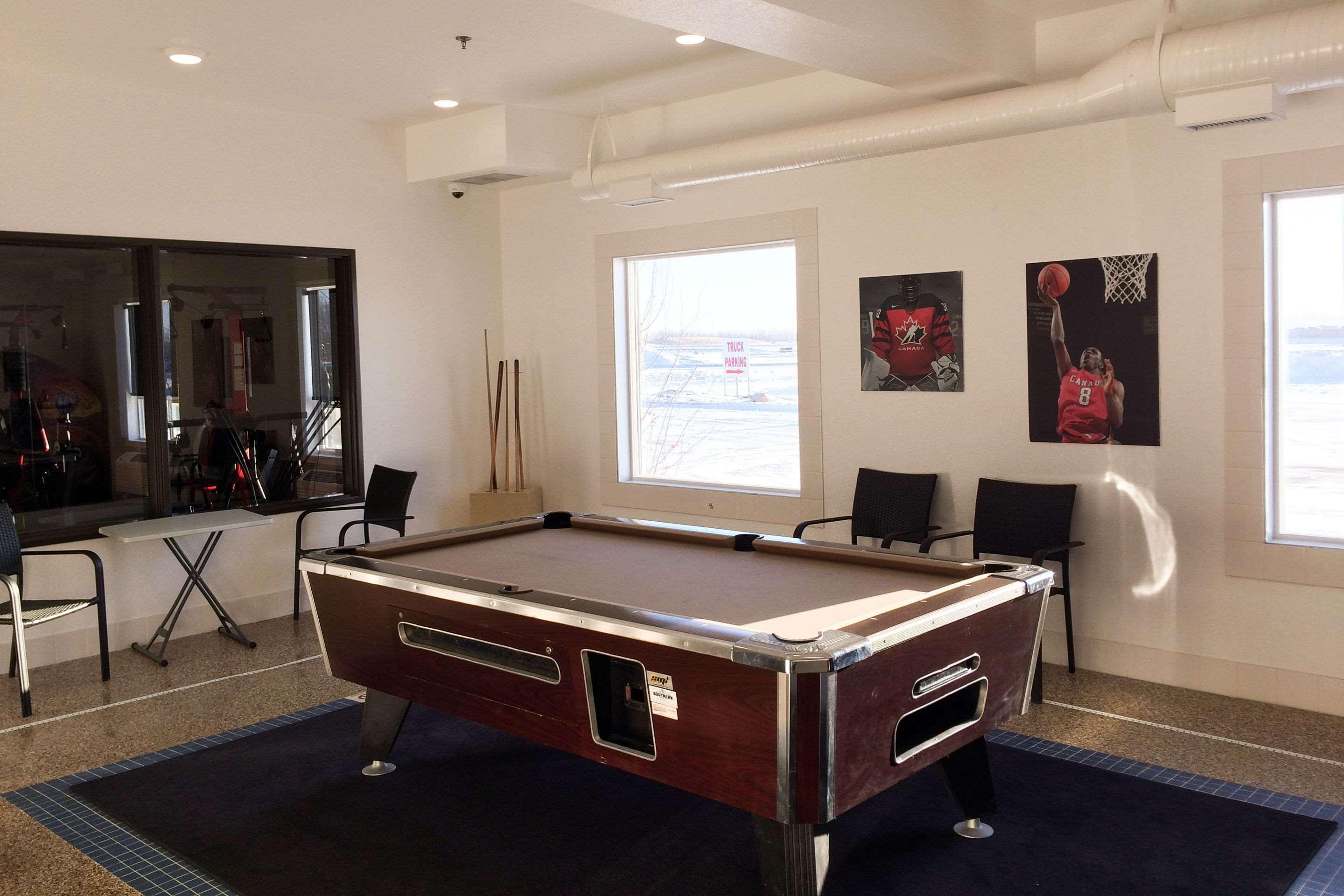 Comfort Inn & Suites Bonnyville Bagian luar foto