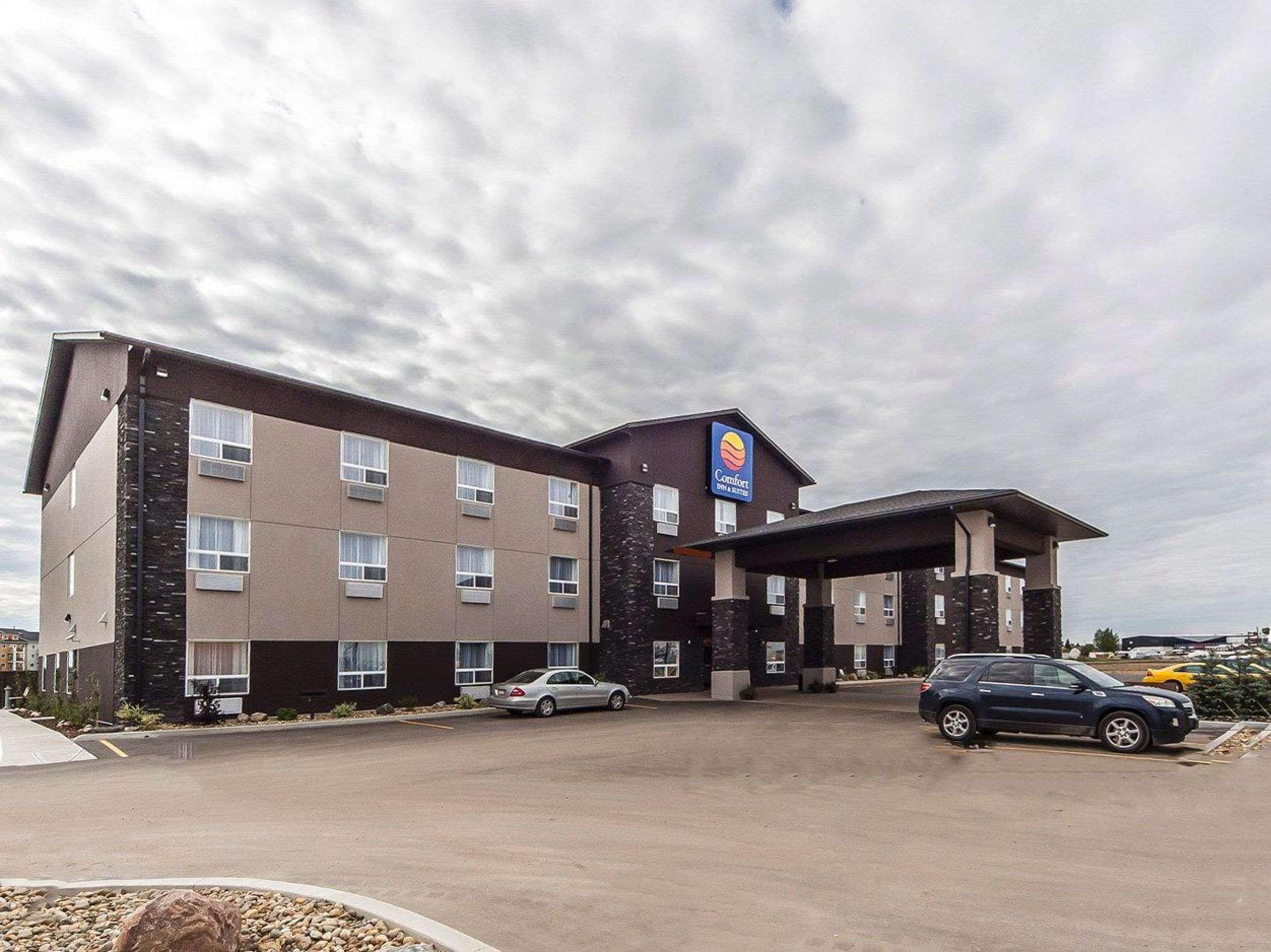 Comfort Inn & Suites Bonnyville Bagian luar foto