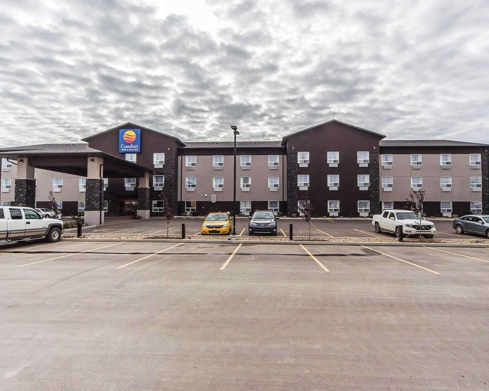 Comfort Inn & Suites Bonnyville Bagian luar foto