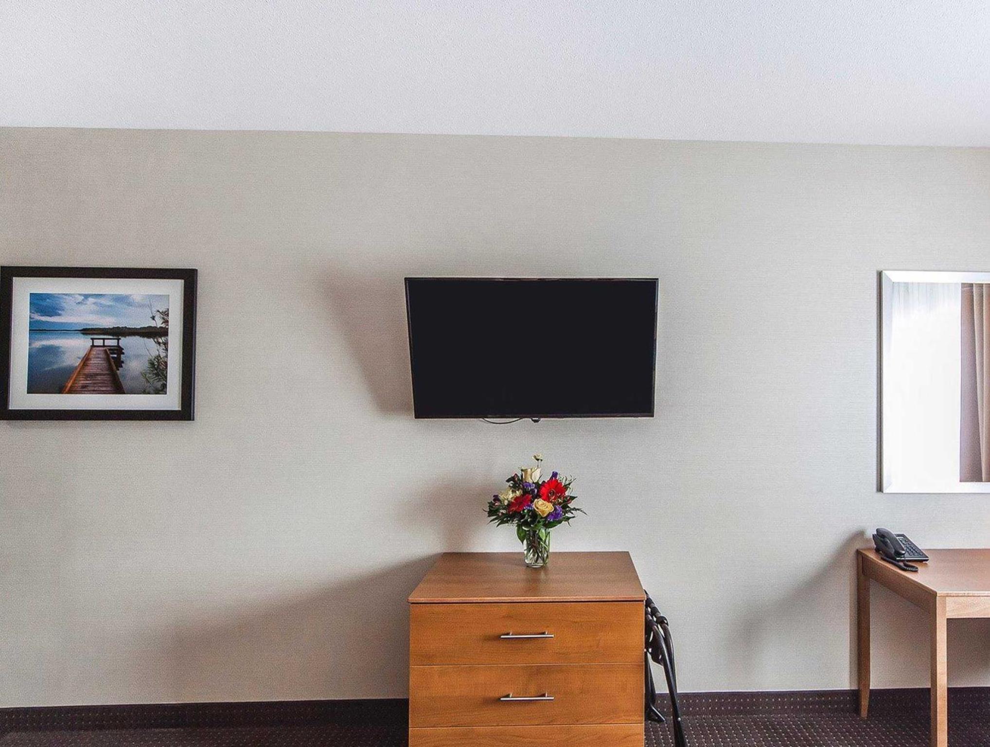 Comfort Inn & Suites Bonnyville Bagian luar foto