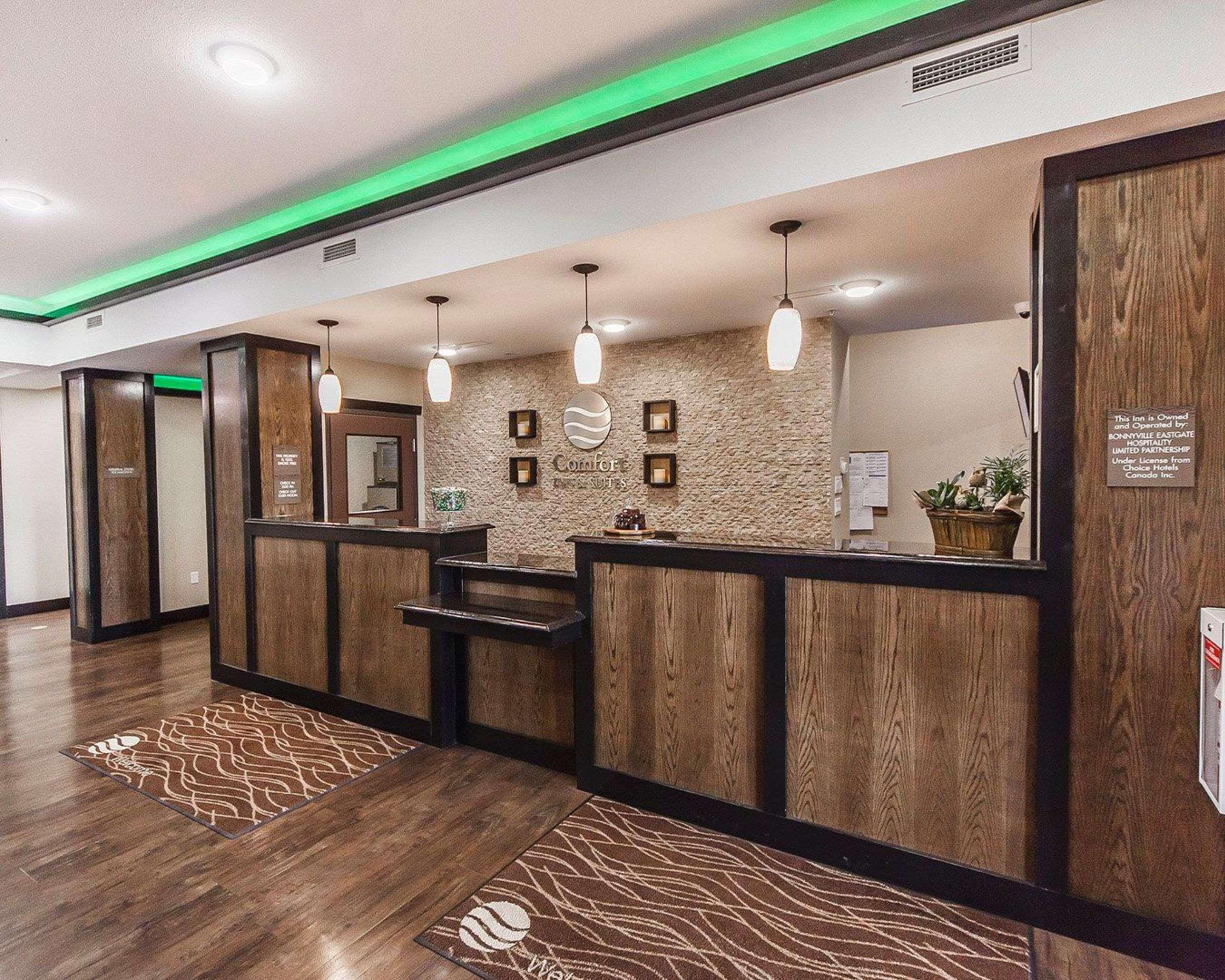 Comfort Inn & Suites Bonnyville Bagian luar foto