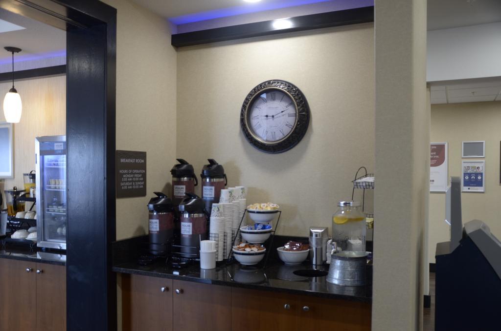 Comfort Inn & Suites Bonnyville Bagian luar foto
