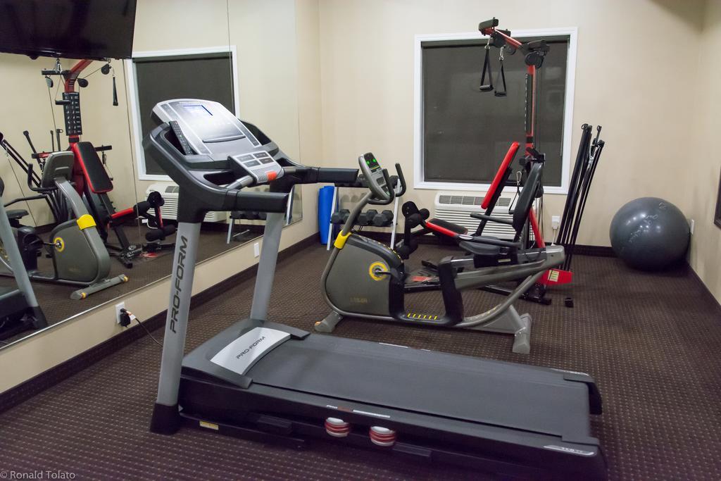 Comfort Inn & Suites Bonnyville Bagian luar foto