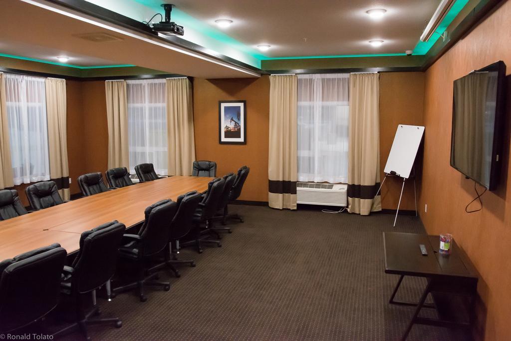 Comfort Inn & Suites Bonnyville Bagian luar foto