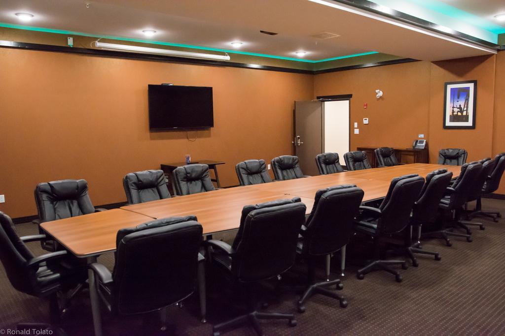 Comfort Inn & Suites Bonnyville Bagian luar foto