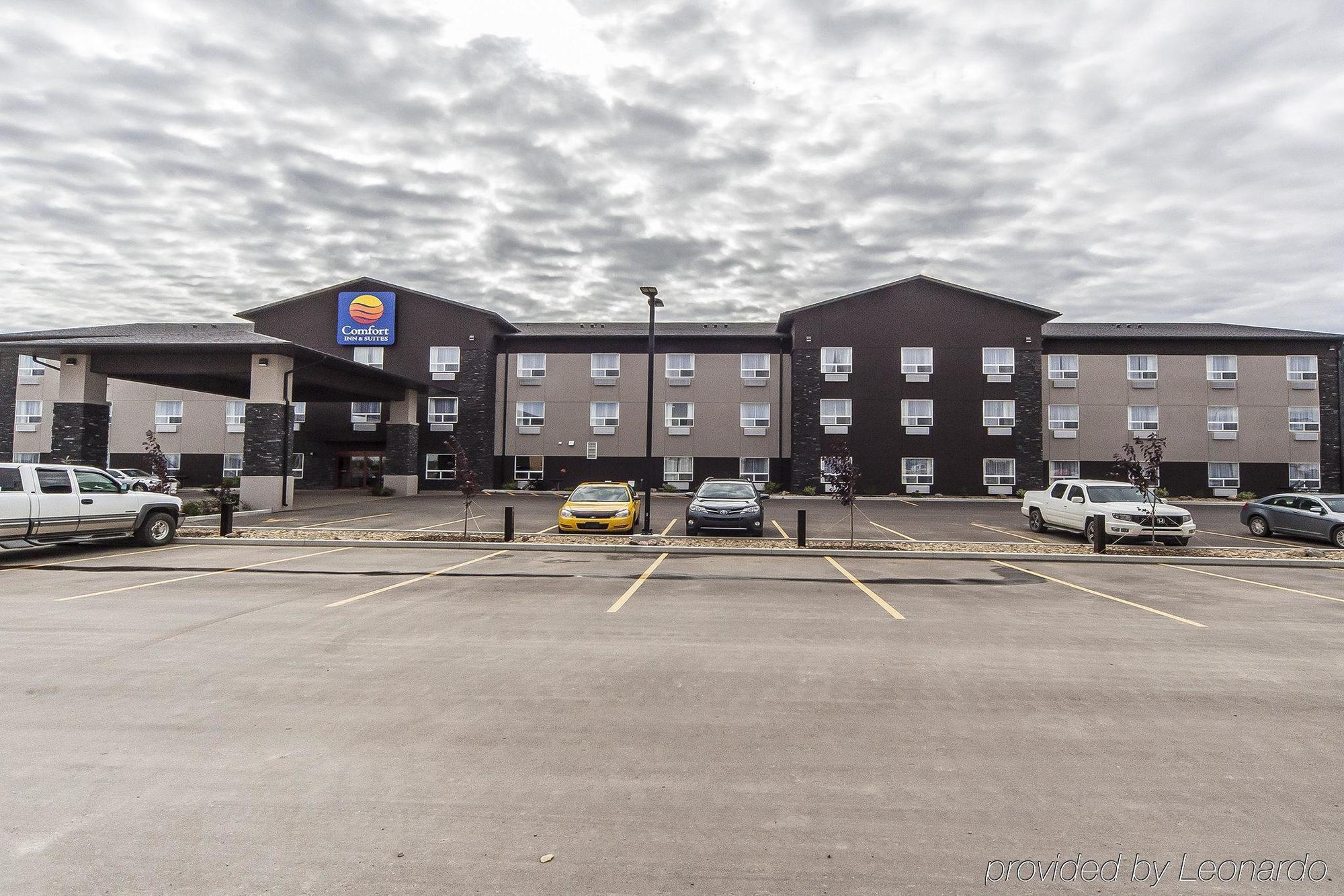 Comfort Inn & Suites Bonnyville Bagian luar foto