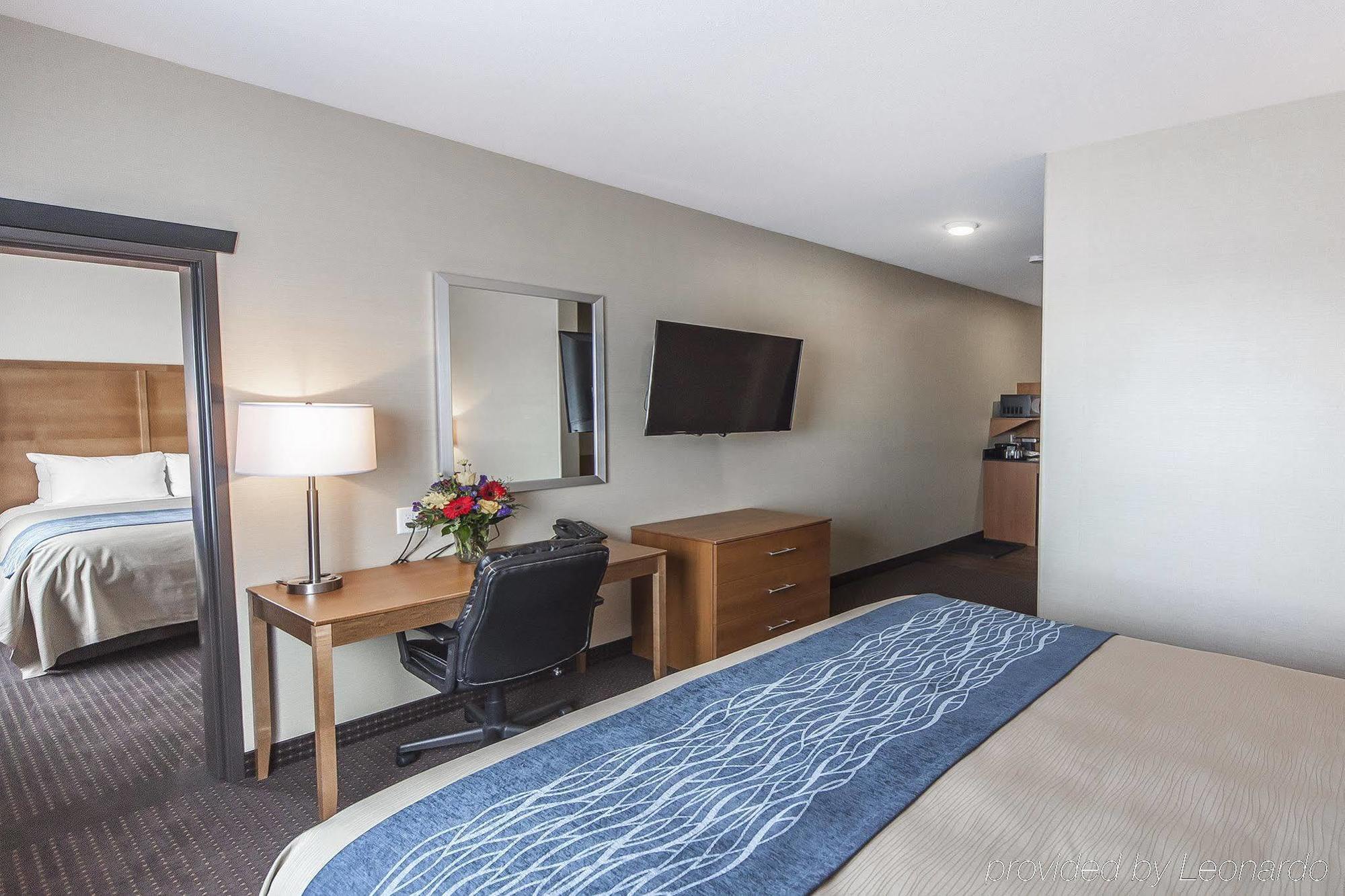 Comfort Inn & Suites Bonnyville Bagian luar foto